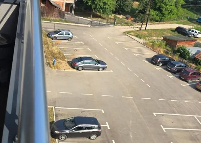 Lux Lukom * 巴伊纳巴什塔